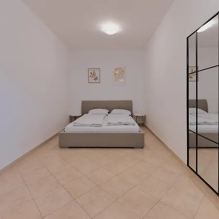 Zajim 4 * Umag