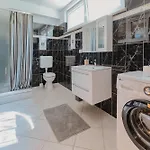 Διαμέρισμα Zajim 4 *
